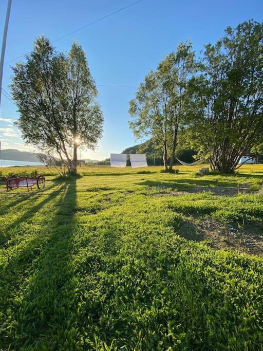 Unique And Charming Holiday Home With Fantastic Sea Views Tromso Bagian luar foto