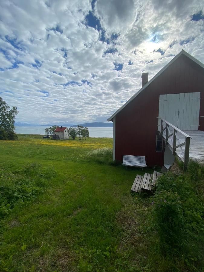 Unique And Charming Holiday Home With Fantastic Sea Views Tromso Bagian luar foto