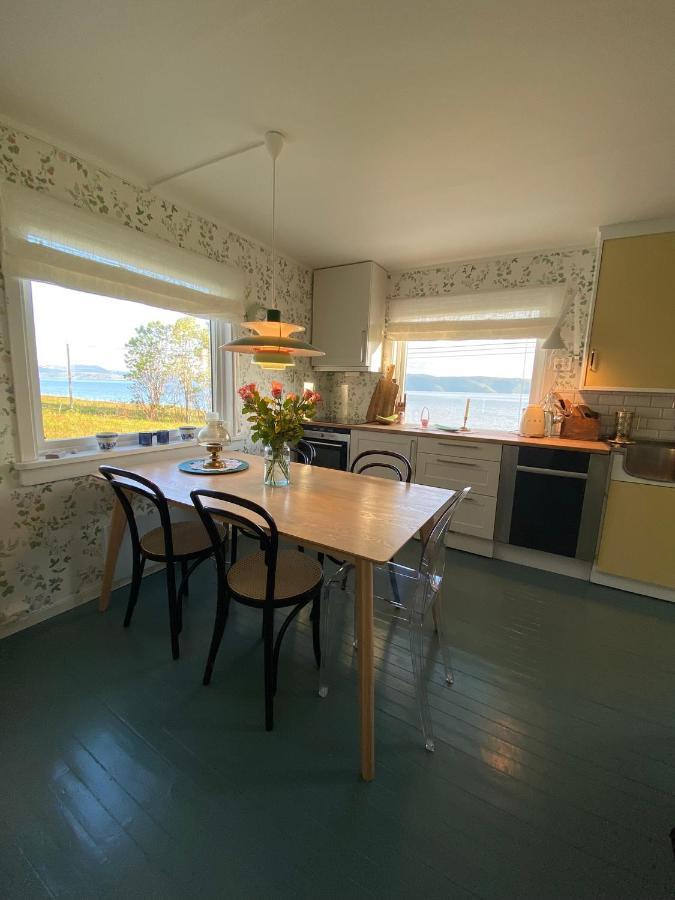 Unique And Charming Holiday Home With Fantastic Sea Views Tromso Bagian luar foto