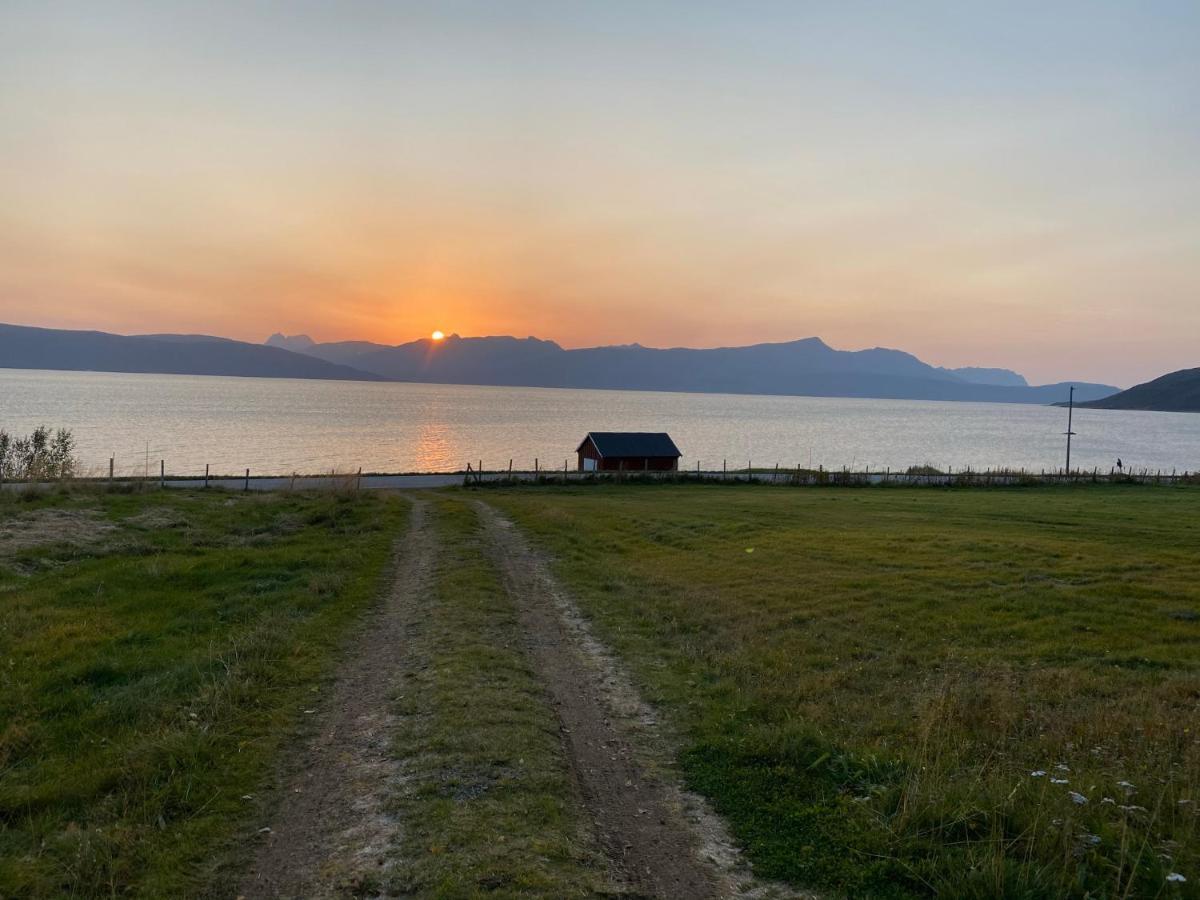 Unique And Charming Holiday Home With Fantastic Sea Views Tromso Bagian luar foto