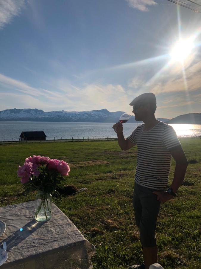 Unique And Charming Holiday Home With Fantastic Sea Views Tromso Bagian luar foto