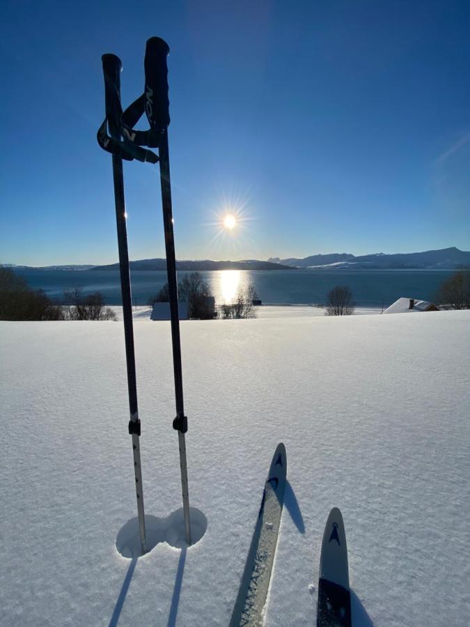Unique And Charming Holiday Home With Fantastic Sea Views Tromso Bagian luar foto
