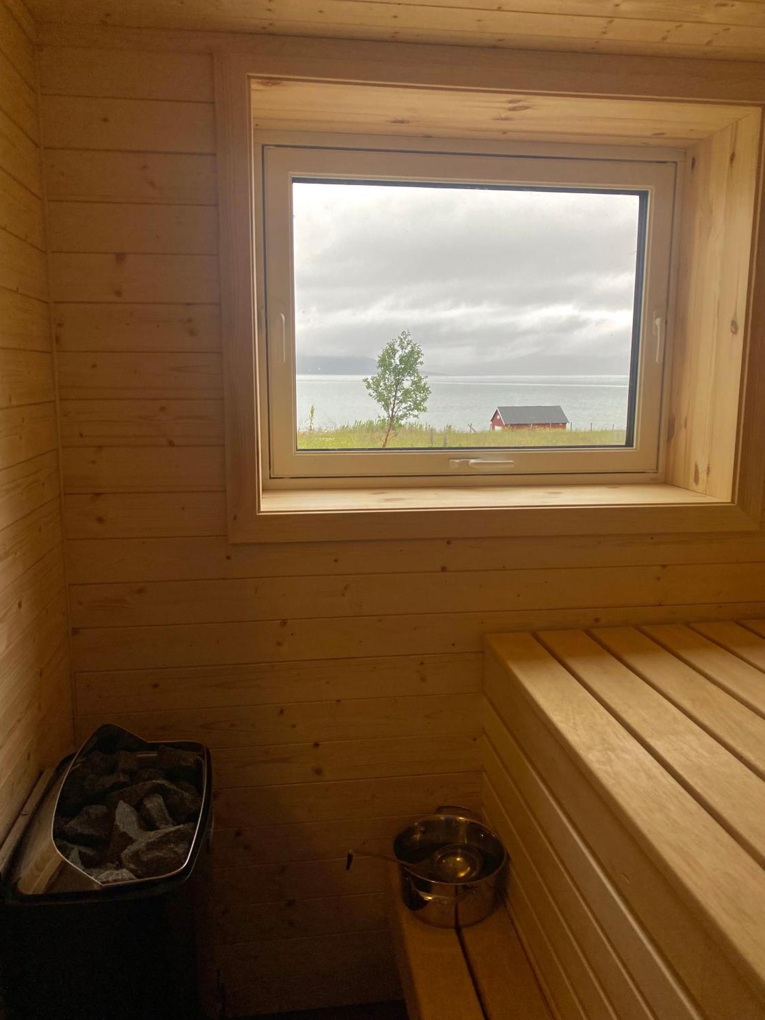 Unique And Charming Holiday Home With Fantastic Sea Views Tromso Bagian luar foto